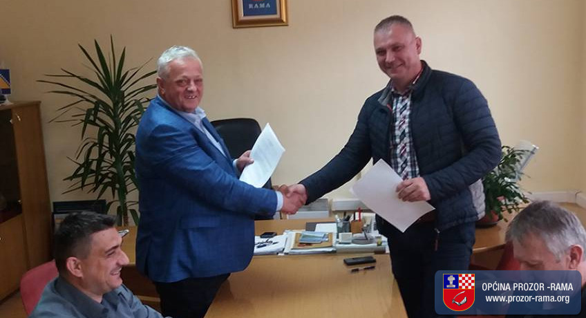 Potpisan Ugovor za sanaciju i asfaltiranje lokalnih cesta i ulica na području općine Prozor-Rama