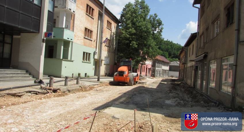 Fotografije s gradilišta u ulici Kralja Tomislava