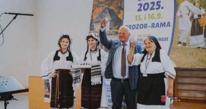 Svečano je otvoren 18. Sajam poljoprivrede, prehrane i turizma “DANI ŠLJIVE PROZOR-RAMA 2025” u Prozoru