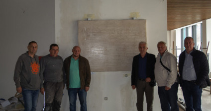 Postavljena kamena ploča Tvrtkove povelje u novoj zgradi općine
